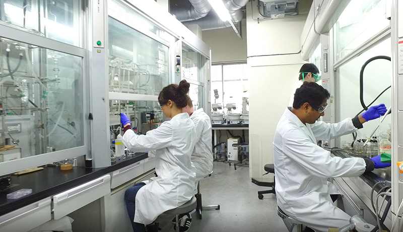 2021欧洲杯竞猜官网会员注册 ラミレスの打席でコロラド砲手ロザリオがボールを抜けるファーストボールミスを犯し